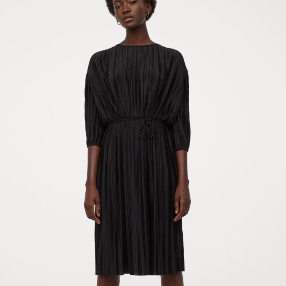 NWT H&M Black Pleated Dress - Size XL